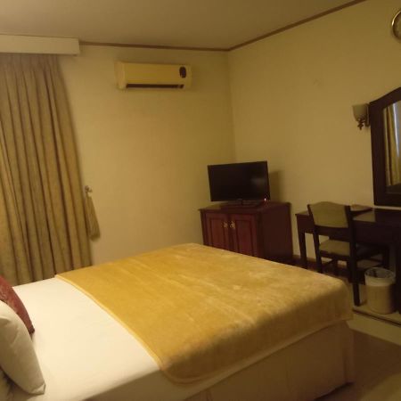 Hotel Shalimar Rawalpindi Zewnętrze zdjęcie